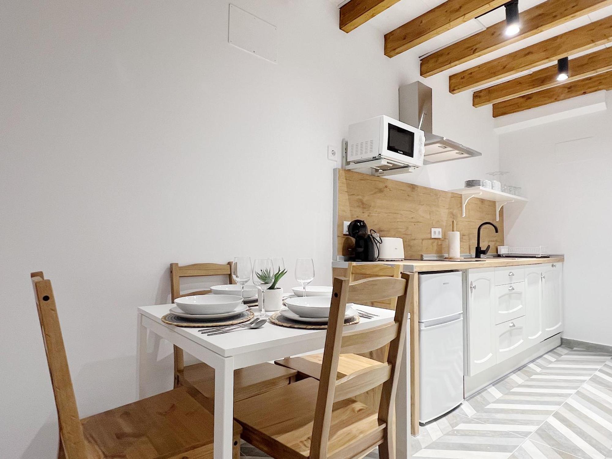Encantador Vigas De Madera Apartament *